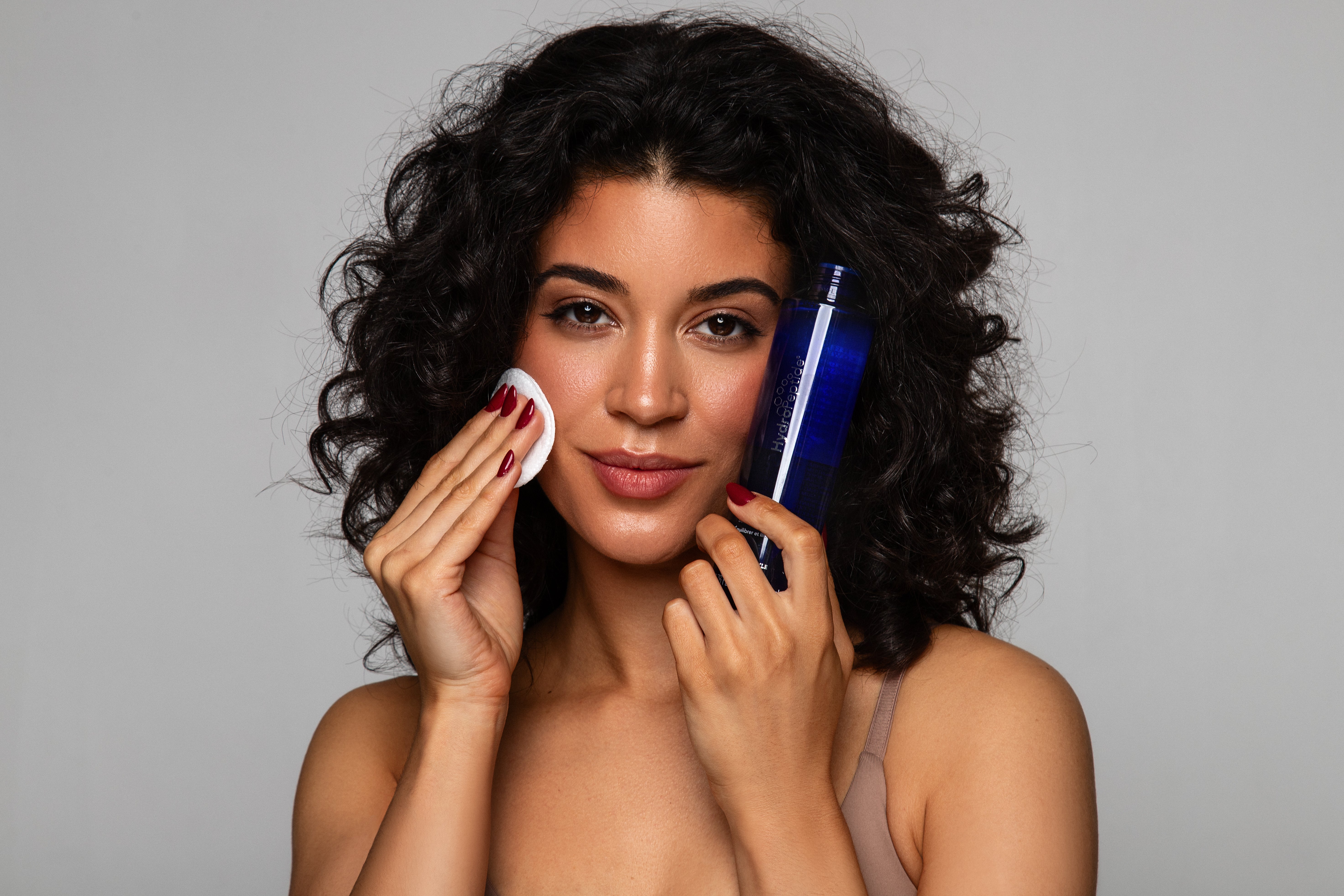 Why Do We Age? The Science Behind Skin Aging and What Actually Helps To Slow It Down